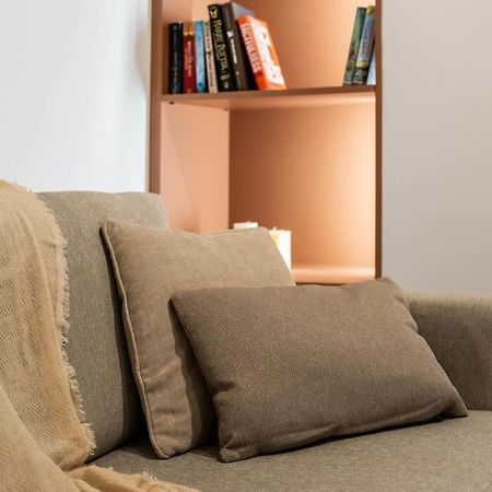 Delightful Sense 2Bd Apt In Kolonaki 7 Min To Metro アテネ エクステリア 写真