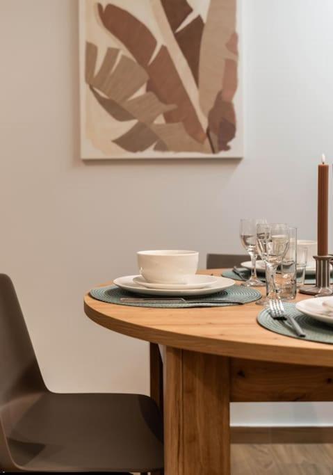 Delightful Sense 2Bd Apt In Kolonaki 7 Min To Metro アテネ エクステリア 写真