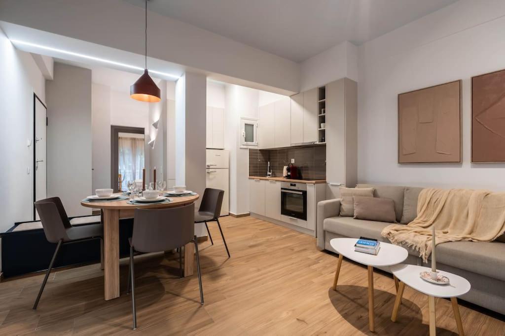 Delightful Sense 2Bd Apt In Kolonaki 7 Min To Metro アテネ エクステリア 写真